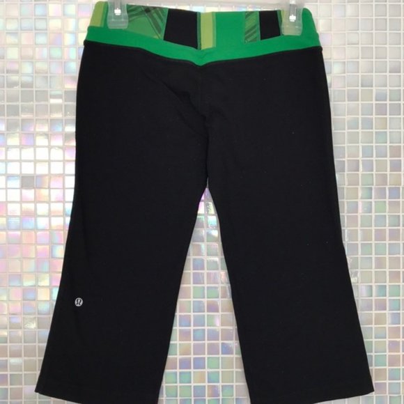 Lululemon Black /Green Groove Crops/Clam Diggers Size 4 - Picture 3 of 8